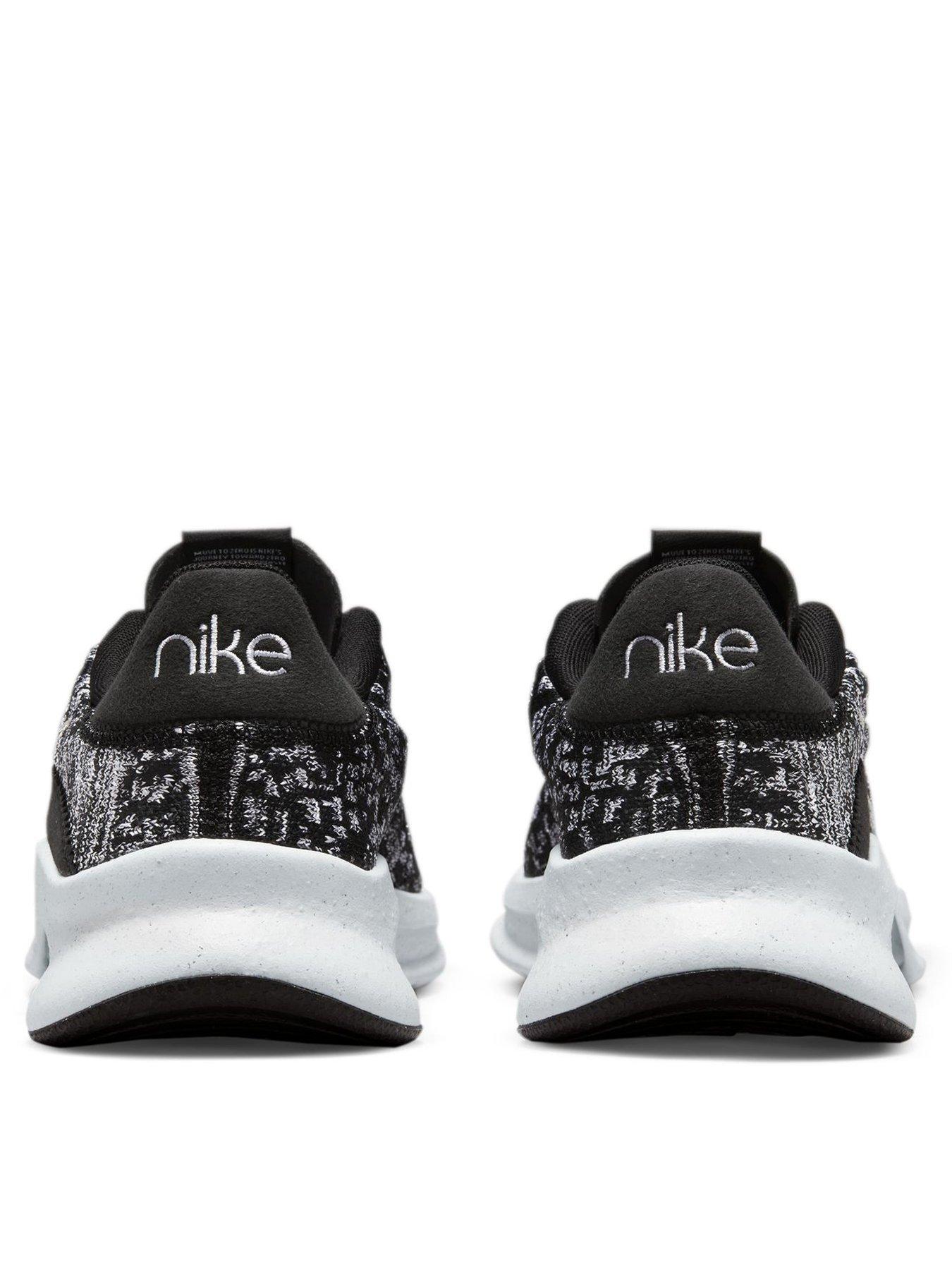 Womens black best sale flyknit trainers