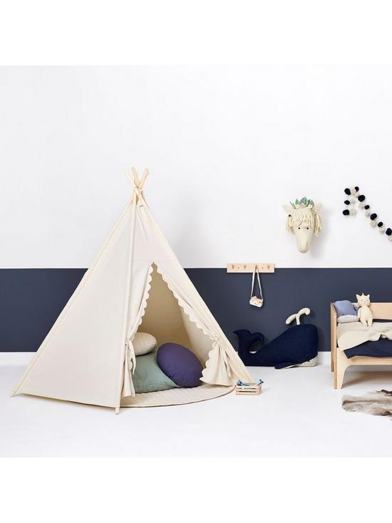 stillFront image of the-little-green-sheep-teepee-play-tent-linen