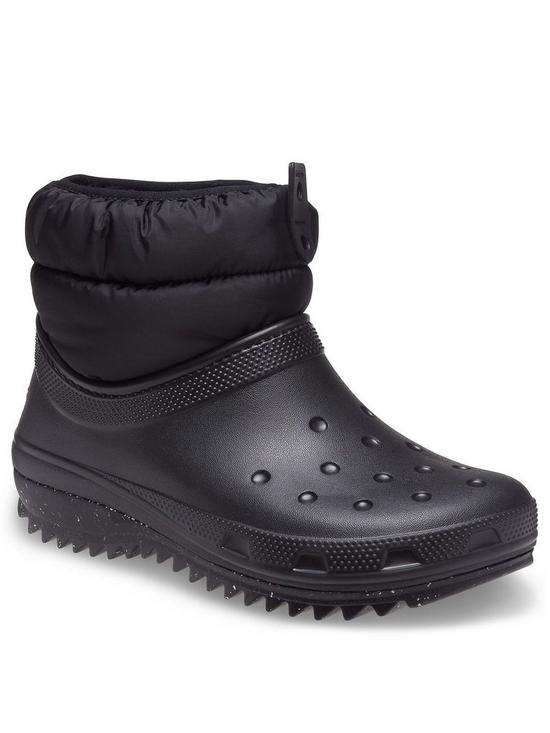 front image of crocs-classic-neo-puff-shorty-boot-blacknbsp