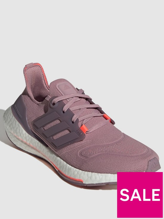 front image of adidas-ultraboost-22
