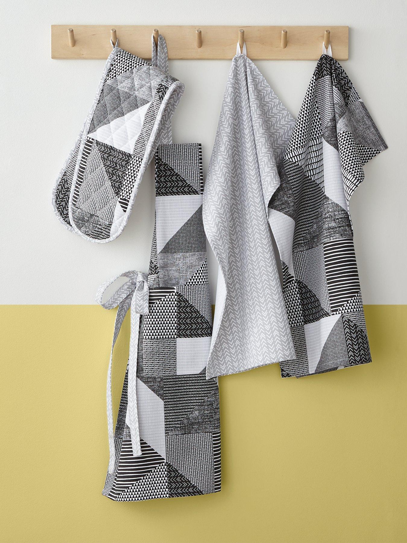 Image 3 of 4 of Catherine Lansfield Larsson Geo Apron in Grey