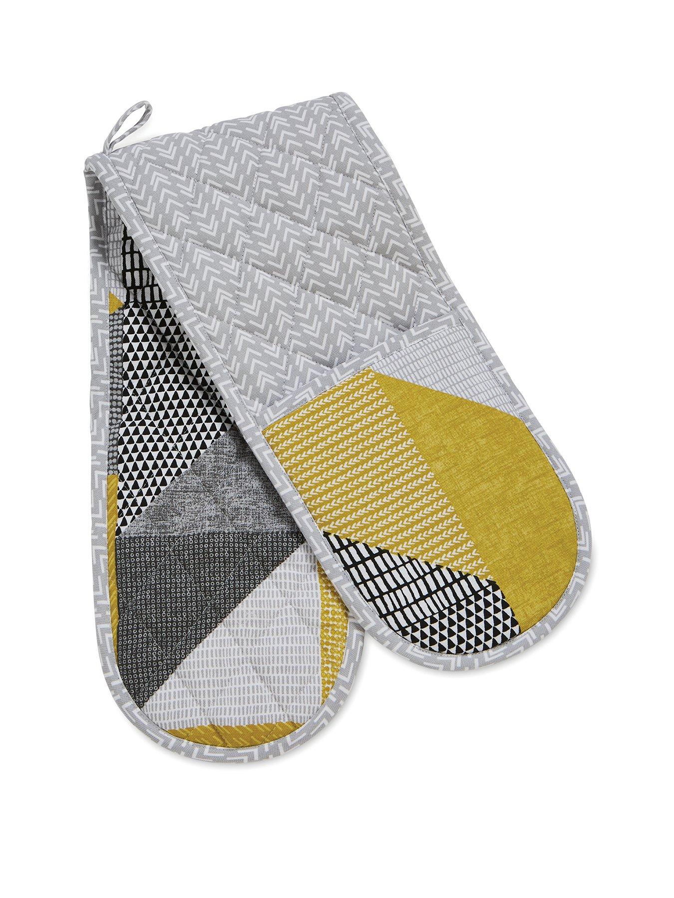 Catherine Lansfield Larsson Geo Double Oven Glove in Ochre