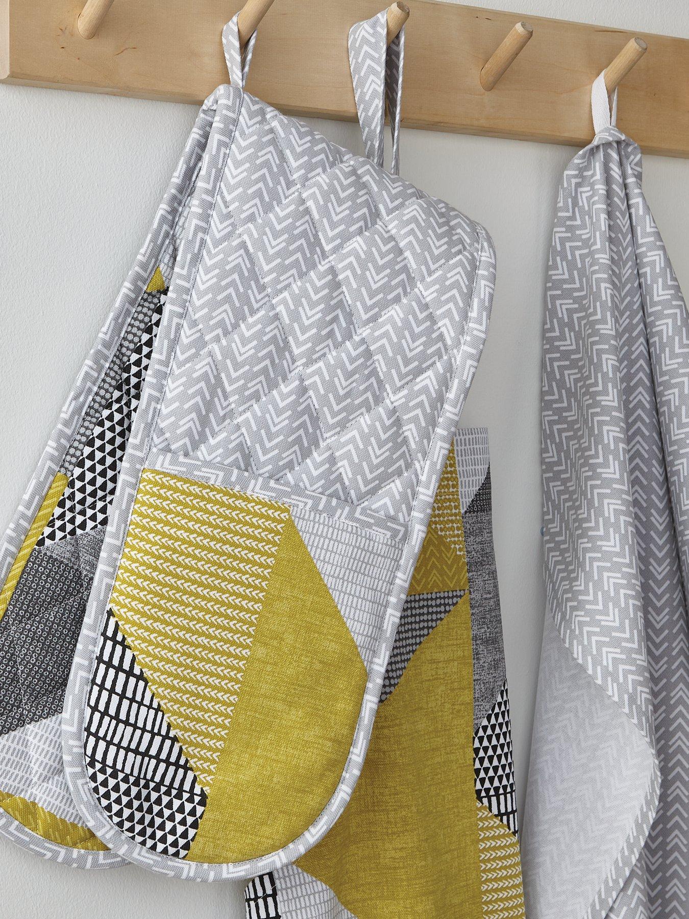 Image 2 of 4 of Catherine Lansfield Larsson Geo Double Oven Glove in Ochre