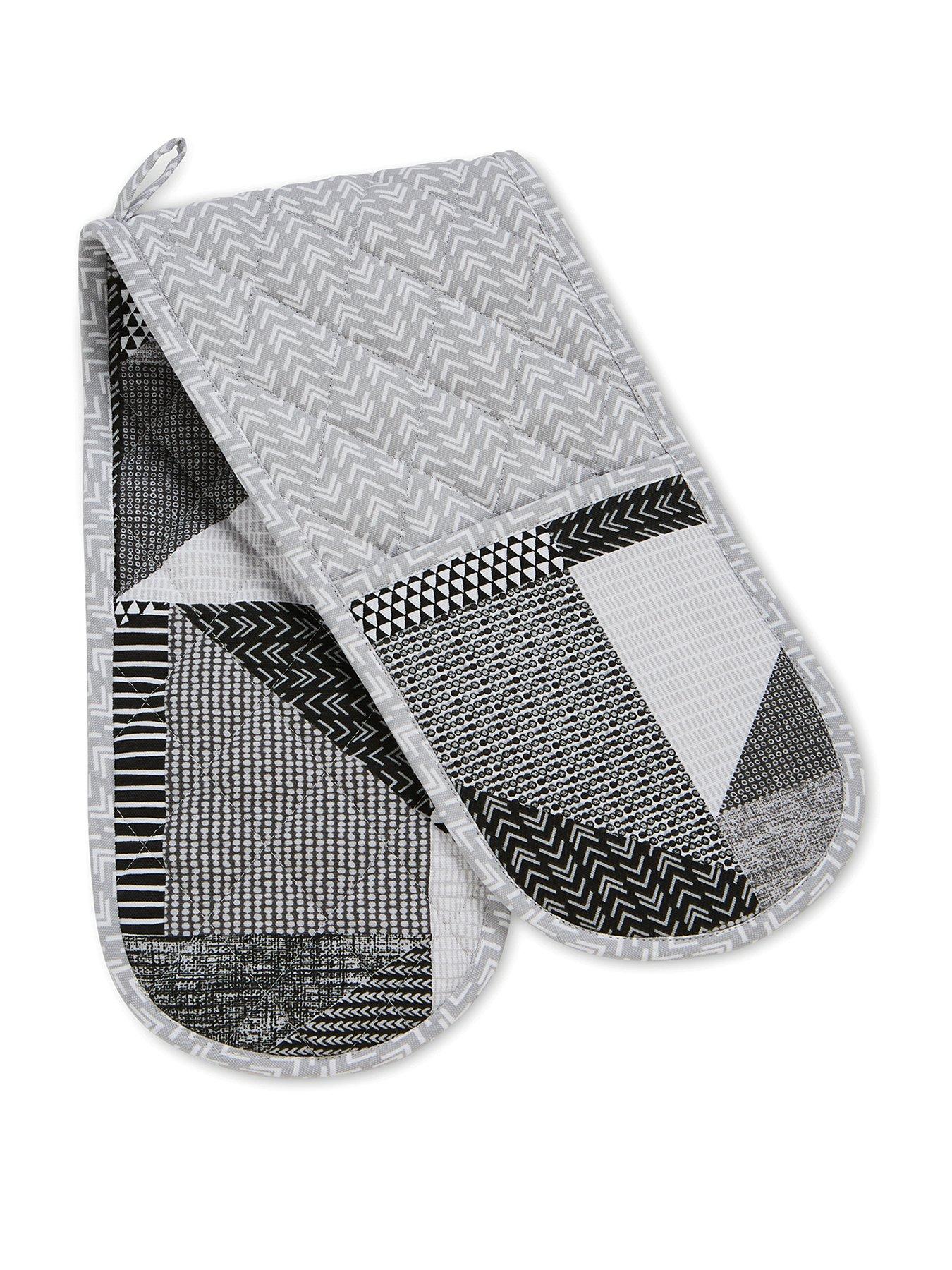 Catherine Lansfield Larrson Geo Grey Oven Glove