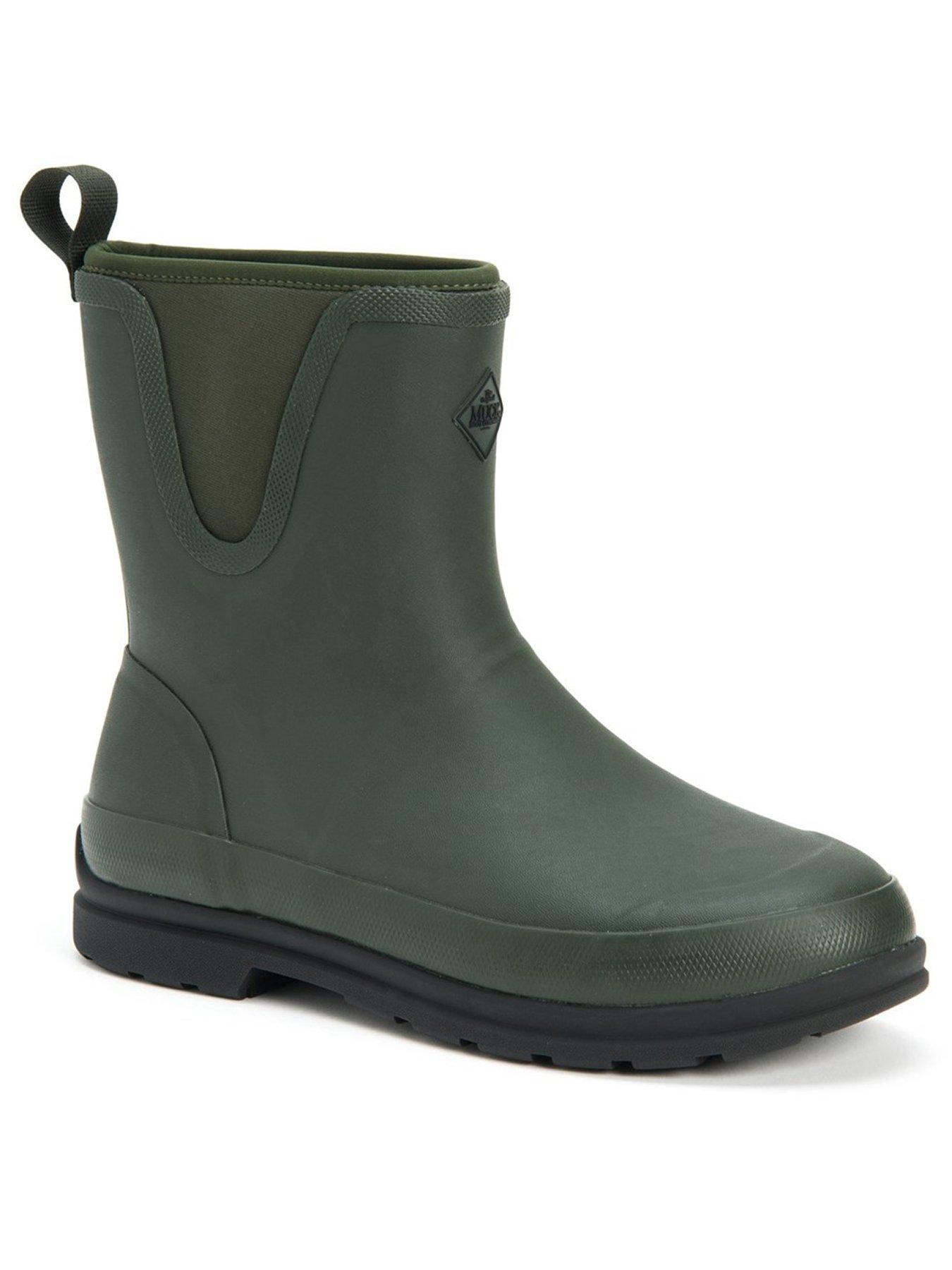 pull on muck boots