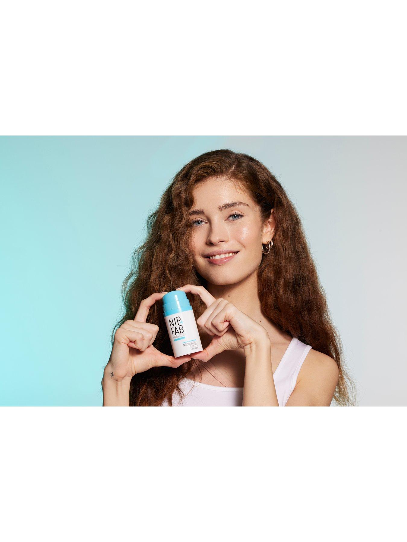 Image 3 of 6 of Nip + Fab Nip+Fab Nourishing SPF30 Moisturiser