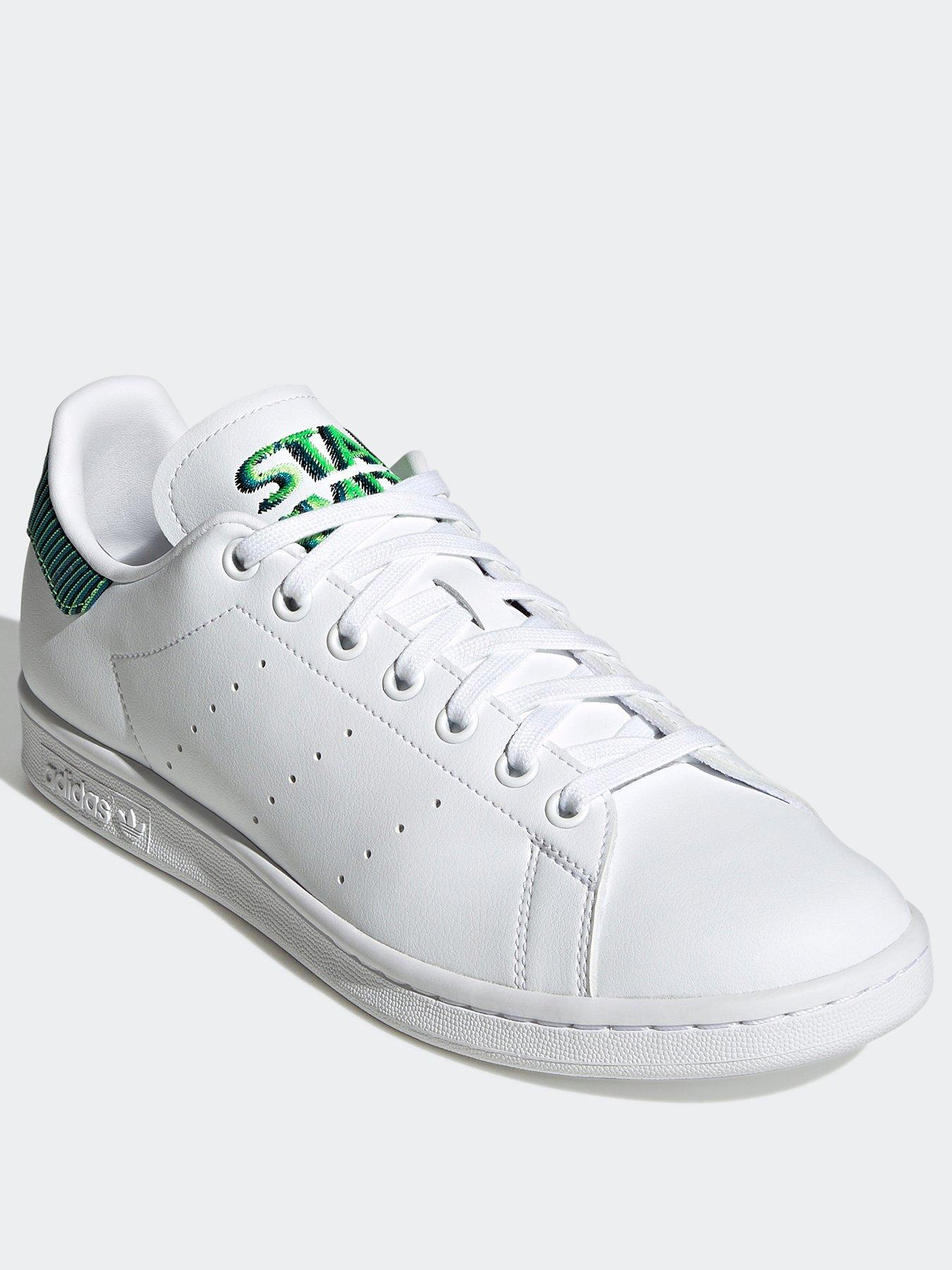 adidas originals stan smith vintage trainers in white and navy