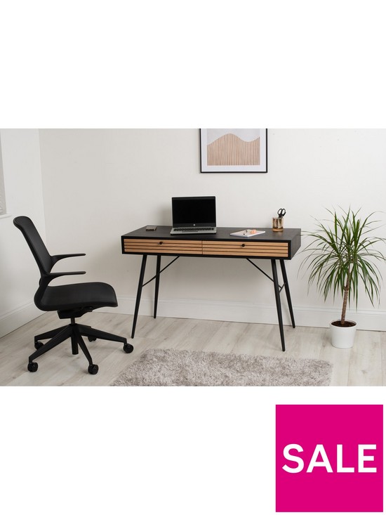 stillFront image of koble-anders-smart-desk-with-integrated-wireless-charging