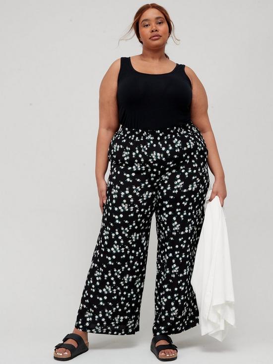 front image of v-by-very-curve-printed-daisy-print-wide-leg-trousers-black