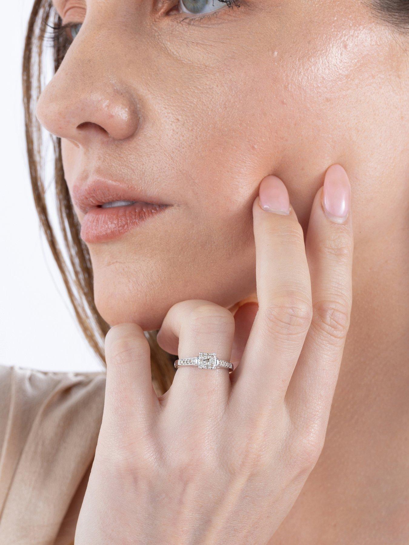 Image 4 of 6 of Love DIAMOND 9ct White Gold 0.25ct Diamond Princess Cut Ring With Diamond Shoulders