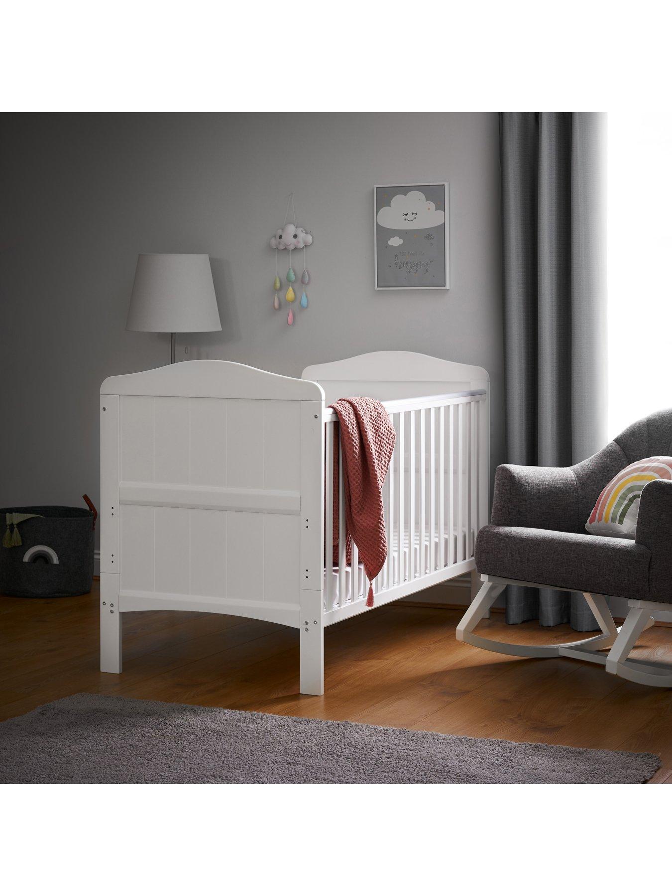 Obaby cot shop top changer