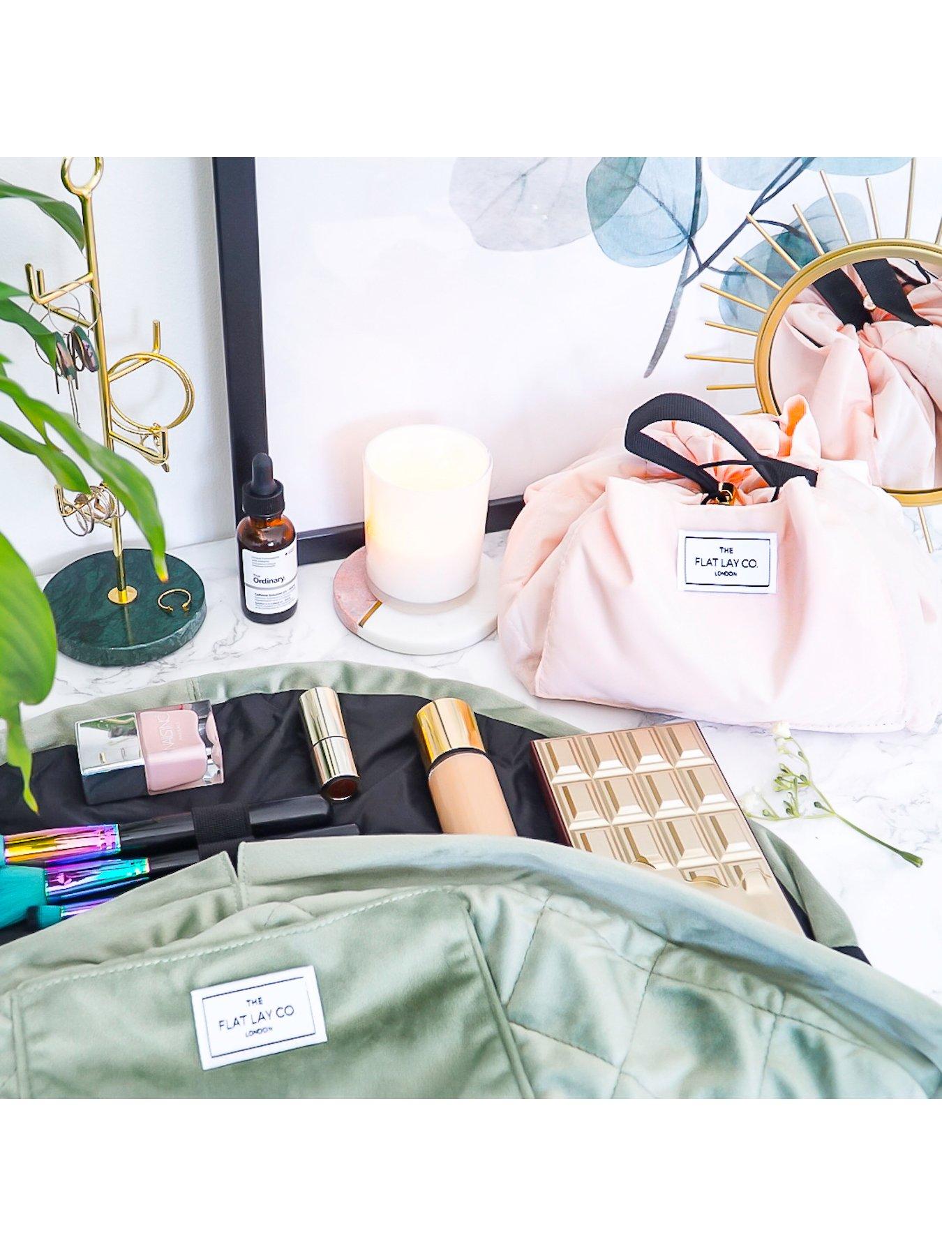 Green velvet 2025 makeup bag