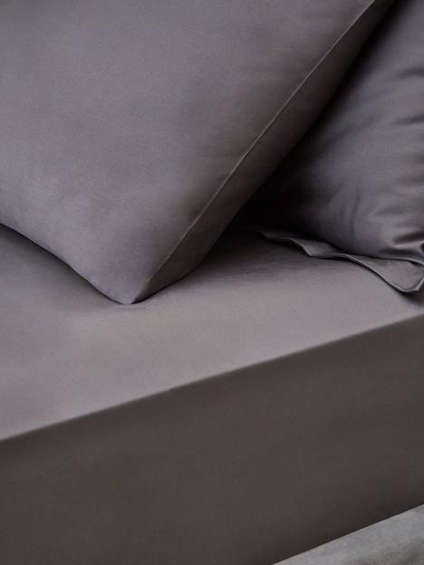 hotel-collection-luxury-400-thread-count-plain-soft-touch-sateen-extra-deep-32-cm-fittednbspsheet-charcoal