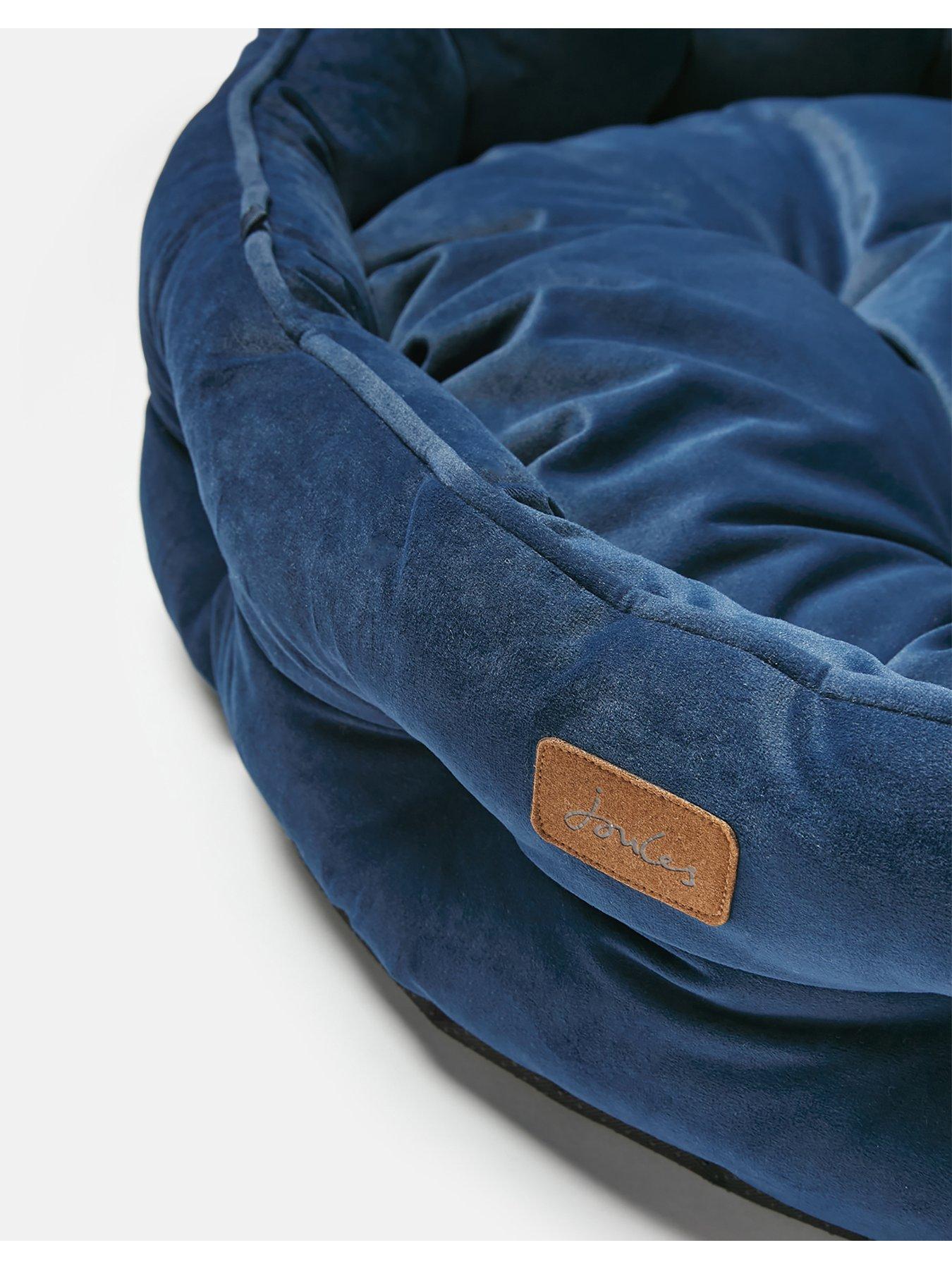 Image 5 of 5 of Joules Chesterfield Pet Bed -&nbsp;Navy