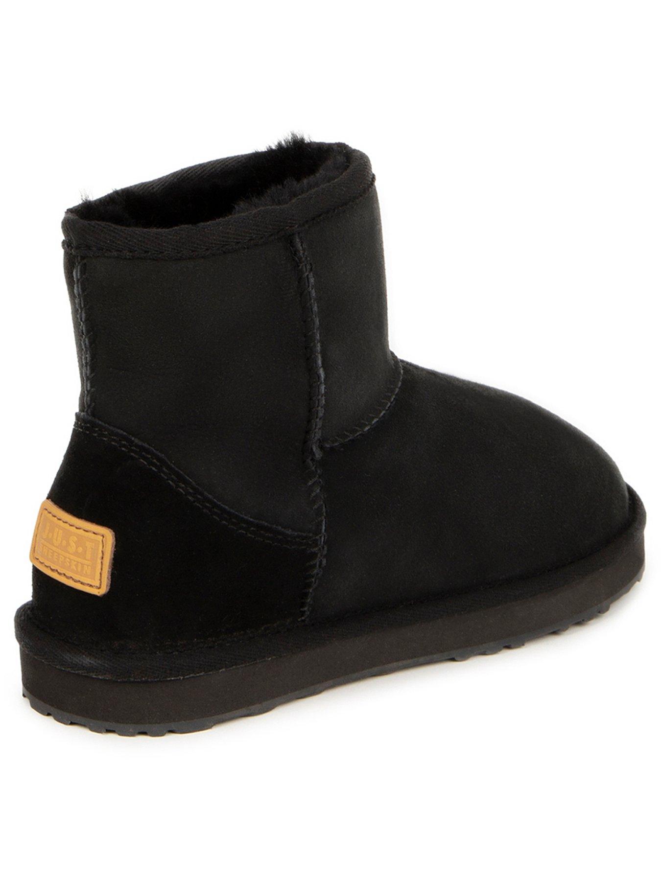 Black sheepskin 2024 boots uk