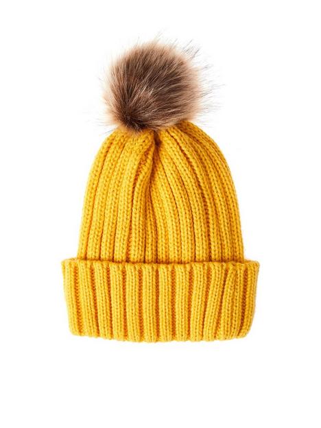 quiz-chunky-knitted-pom-hat