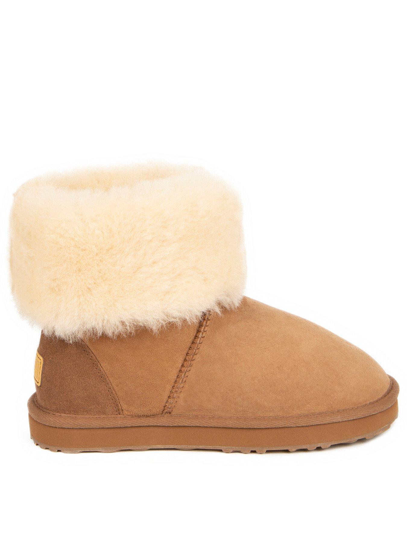 undefined Ladies Cornwall Sheepskin Boot - Chestnut