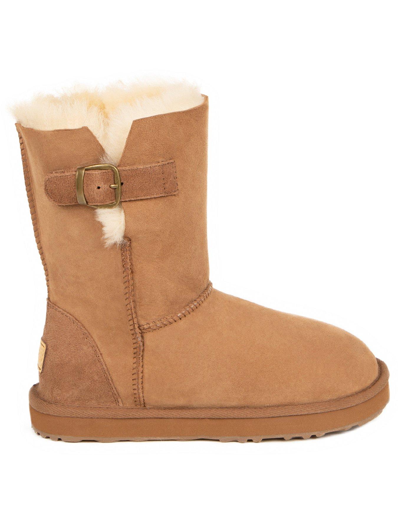 Ugg short store bailey button