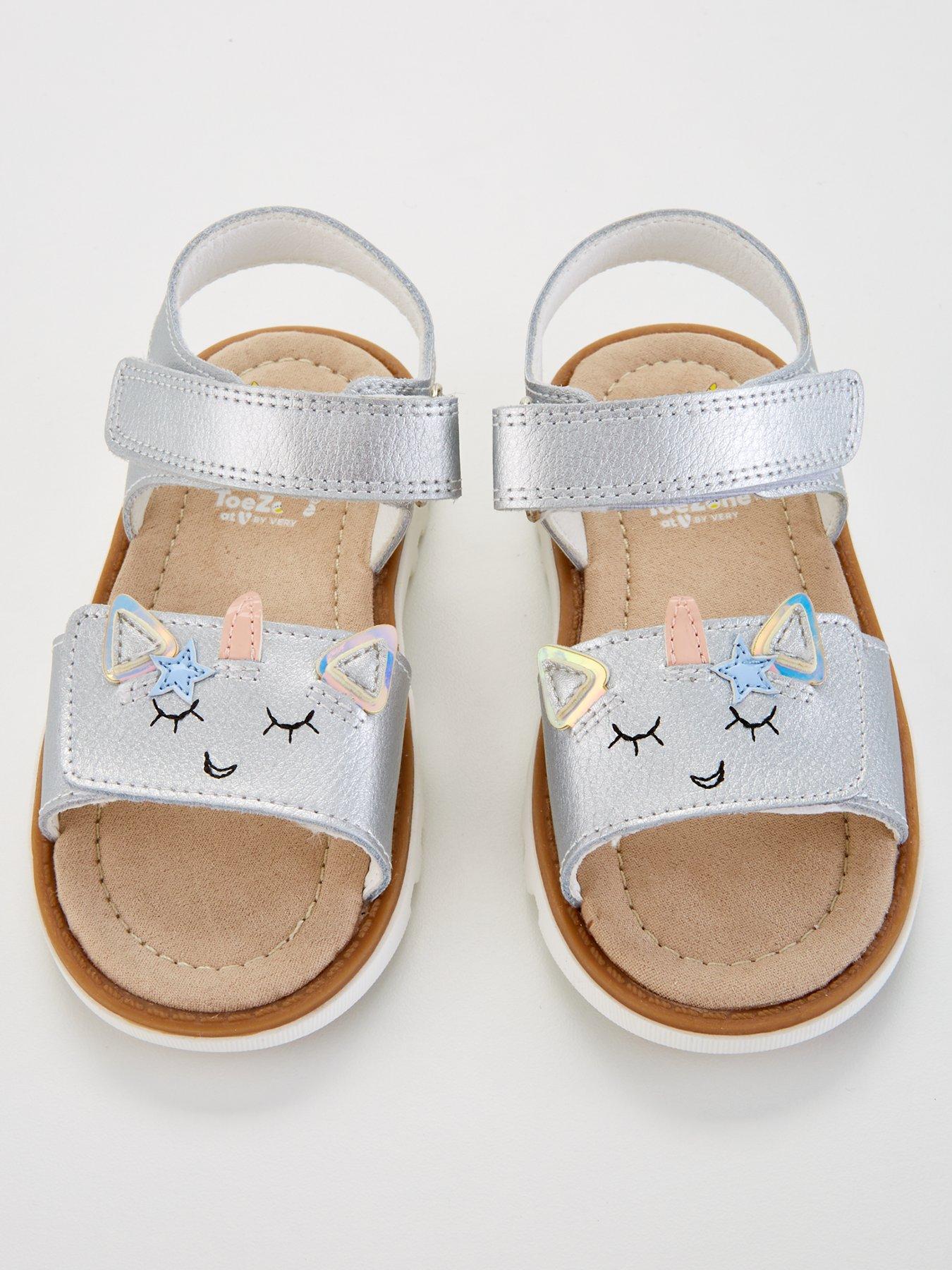 New Girls Toddler Old Navy Silver Faux Leather Cross Strap Sandals Size 6 9 