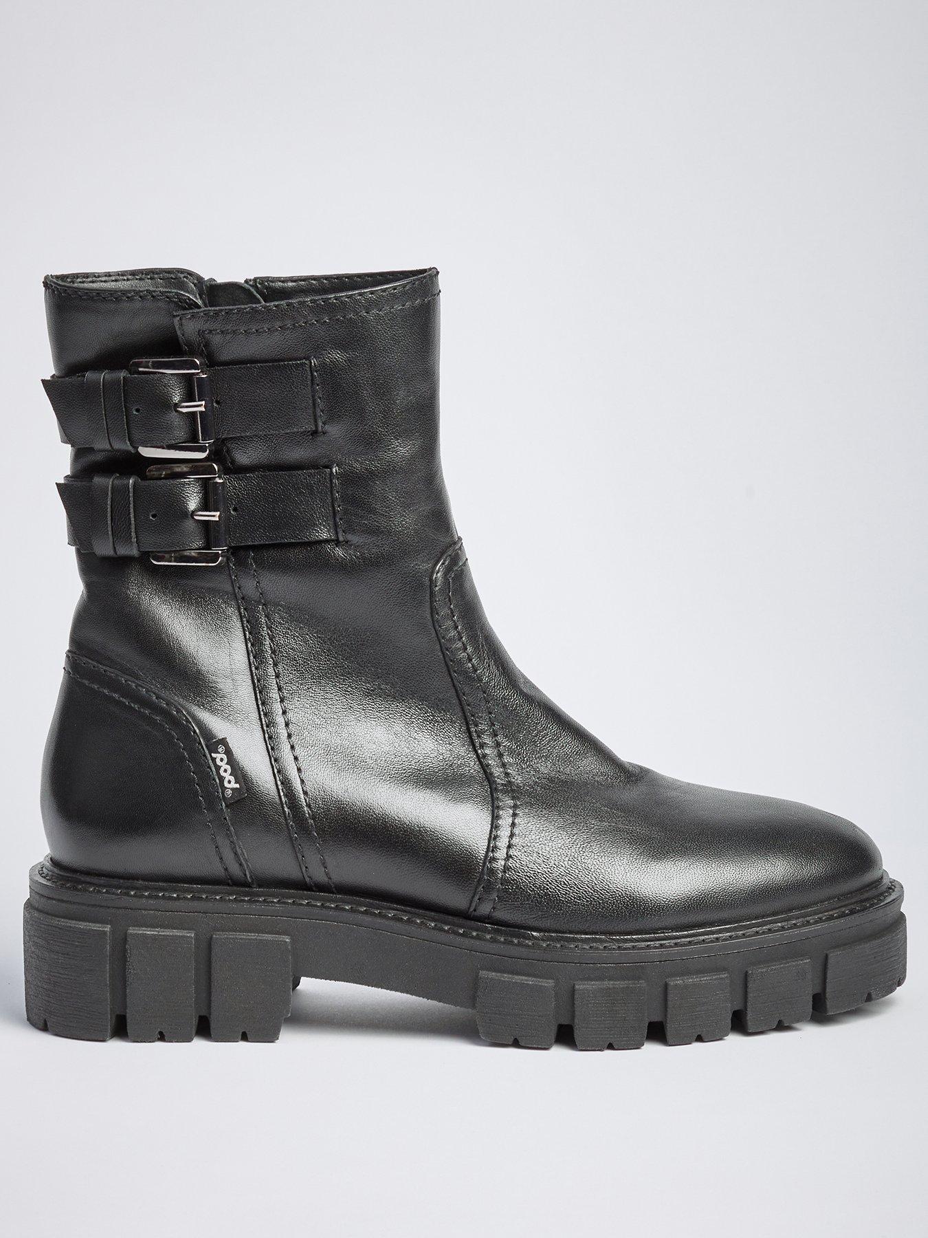 Flat front clearance boots