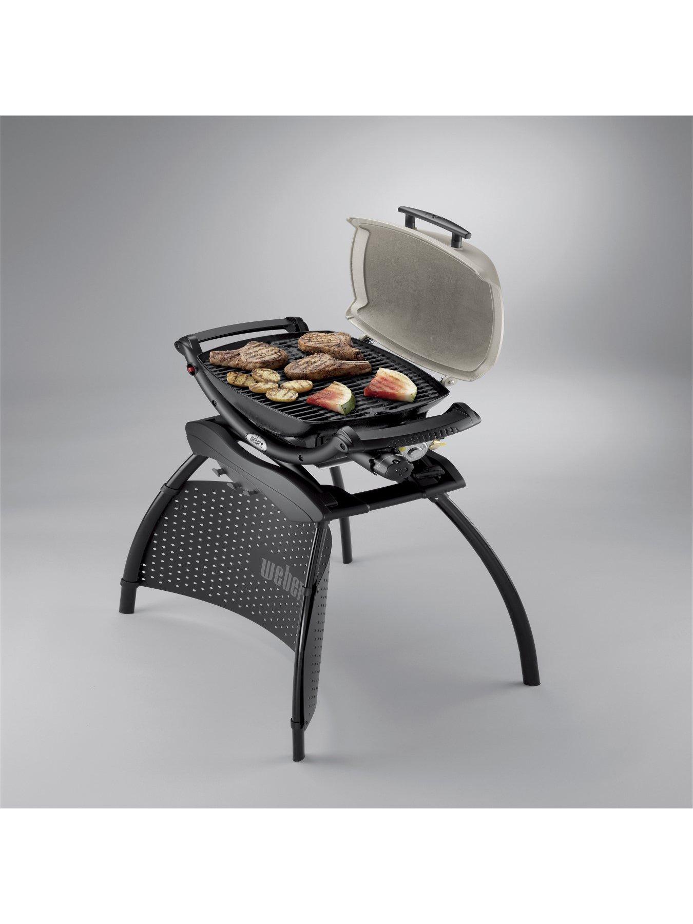 Q 1000 Gas Barbecue with stand Titanium