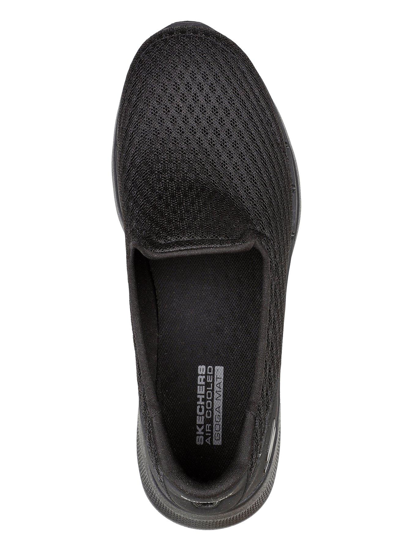 Sketchers wide slip store ons