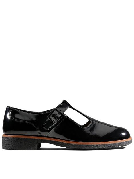 clarks-griffin-town-wide-fit-shoes-black-patent