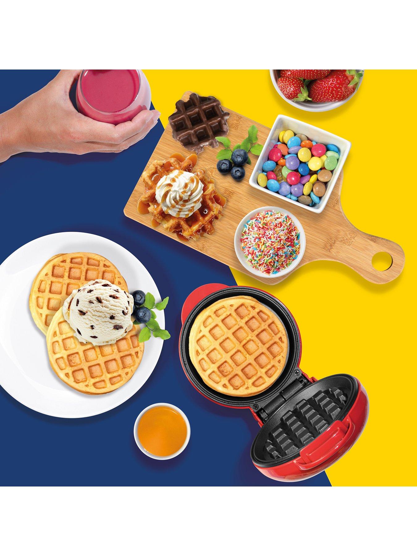 Image 3 of 6 of Giles & Posner Mini Waffle Maker