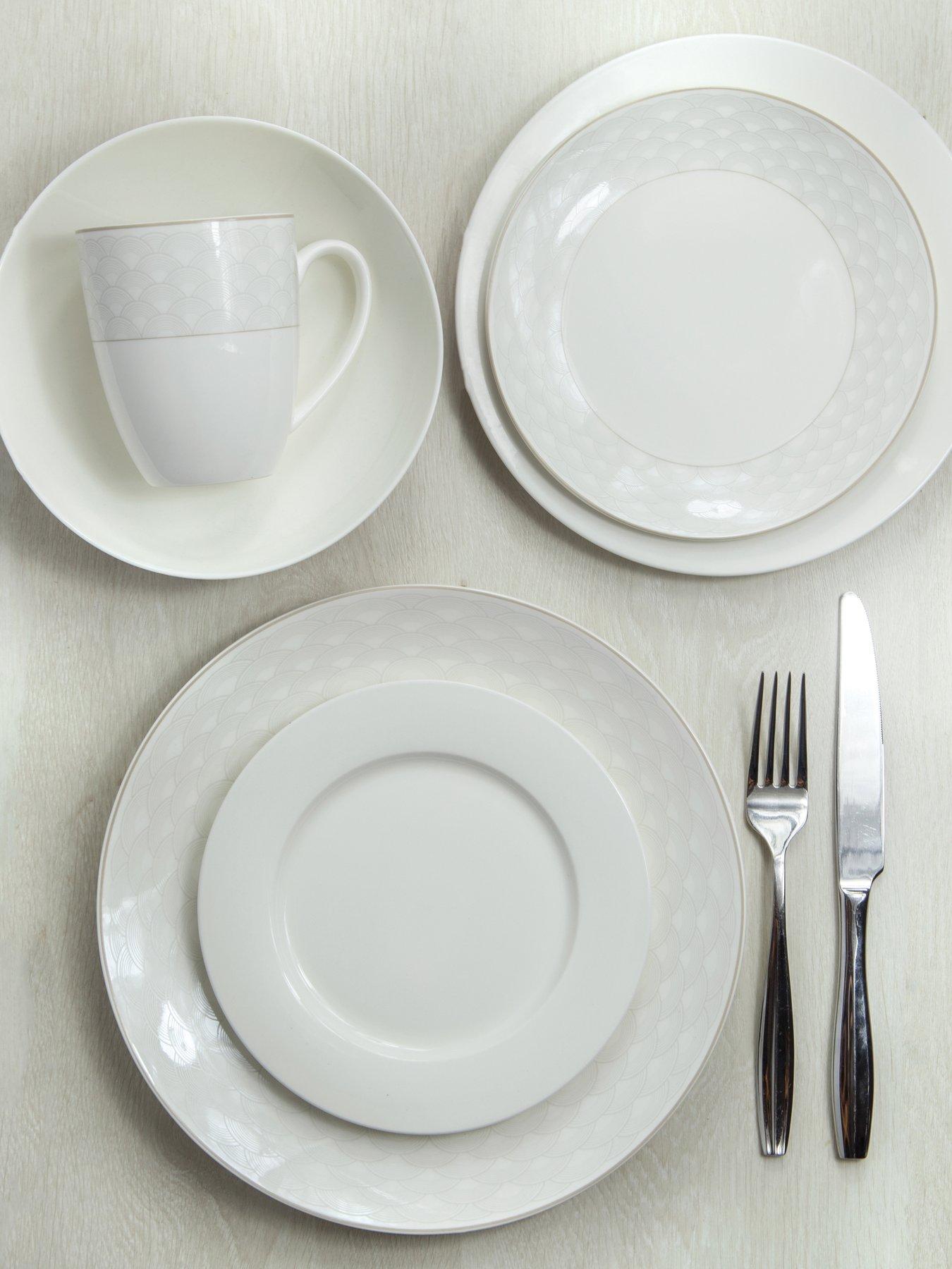 Harlequin Coupe Sixteen Piece Porcelain Dinner Set
