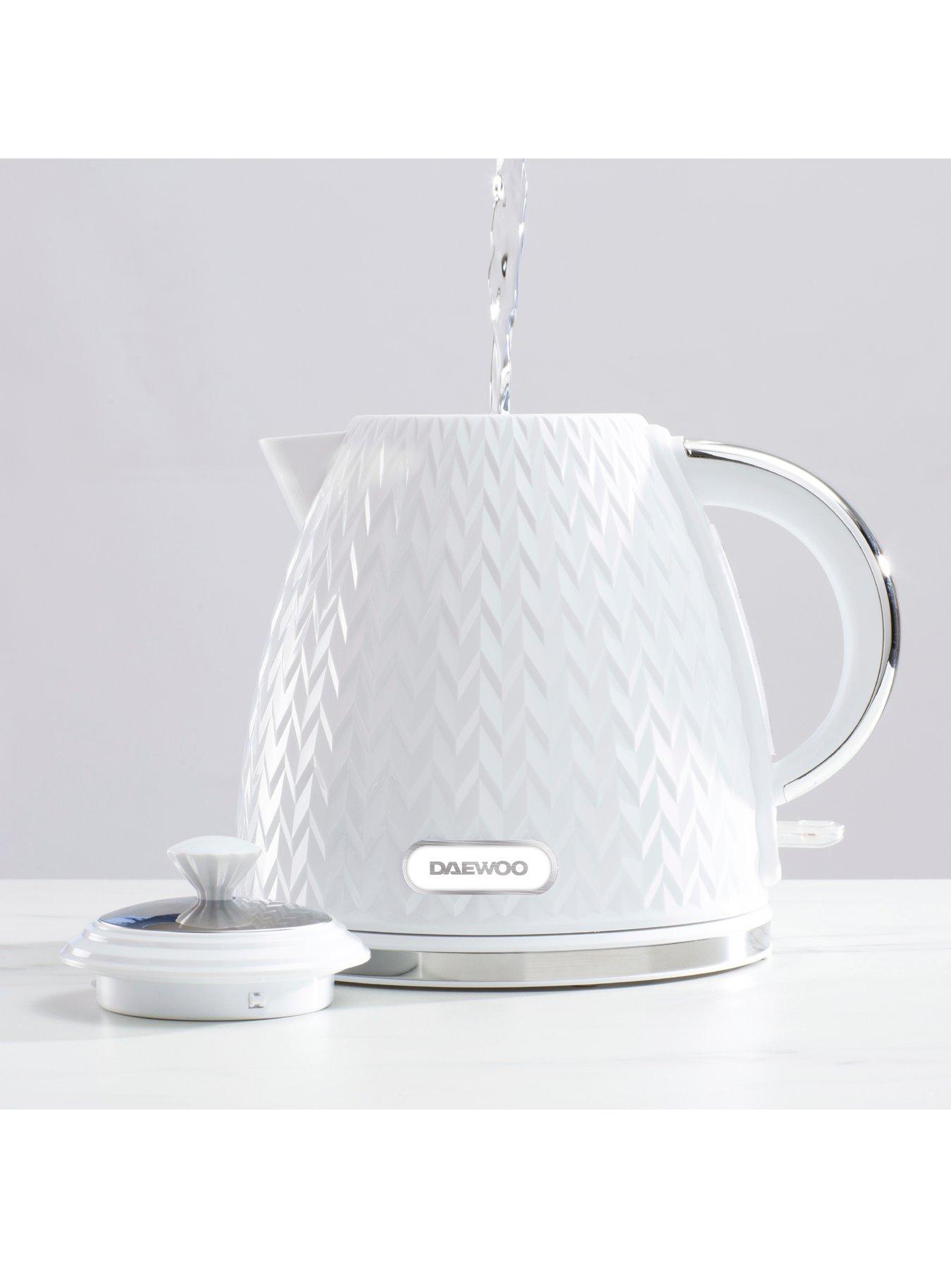 Image 4 of 6 of Daewoo Argyle Kettle- White