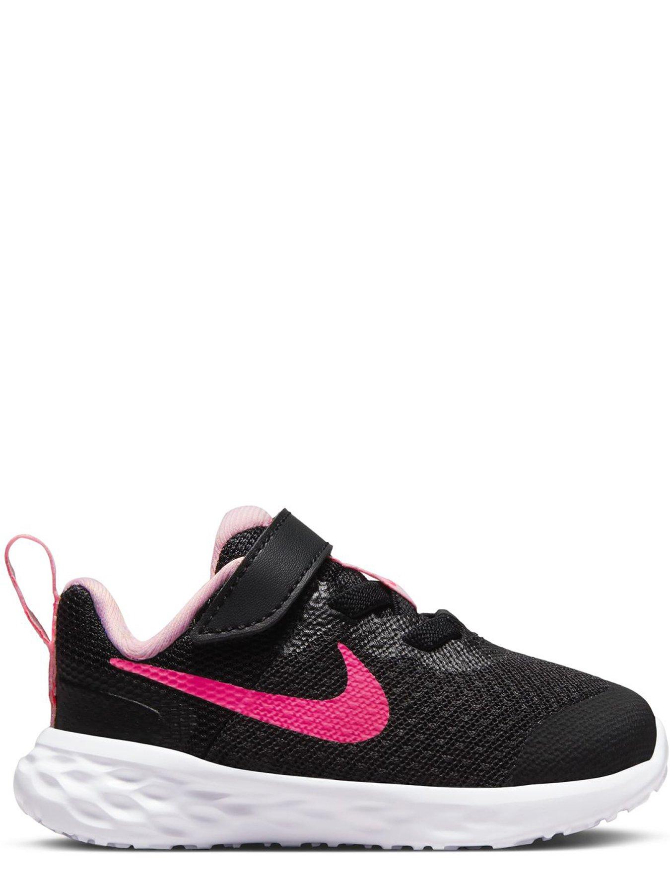 Girls black hot sale and pink nike