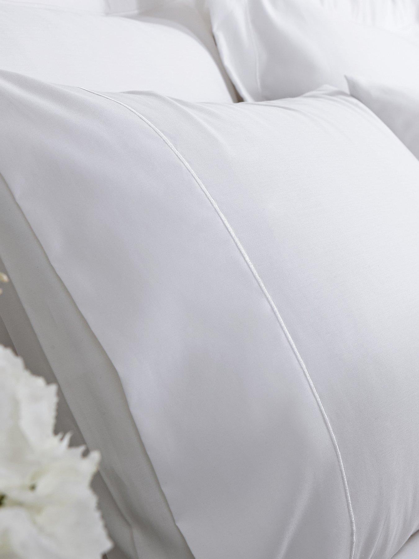 Product photograph of Bianca Luxury 800 Thread 100 Cotton Sateen Standard Pillowcase - White from very.co.uk