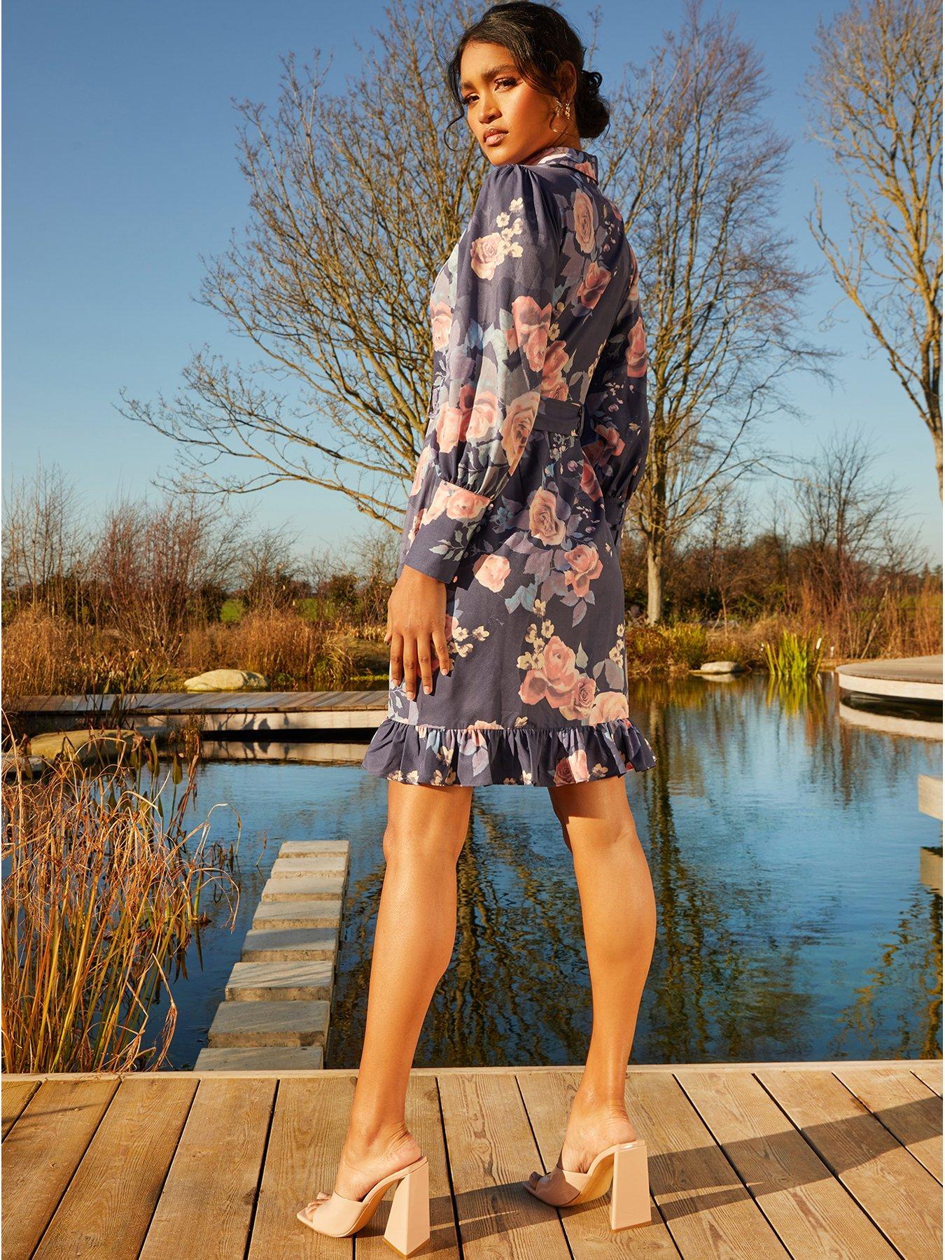 Chi chi navy floral dress hotsell