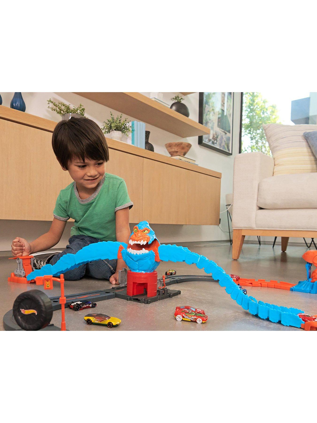 Hot wheels track with hot sale gorilla