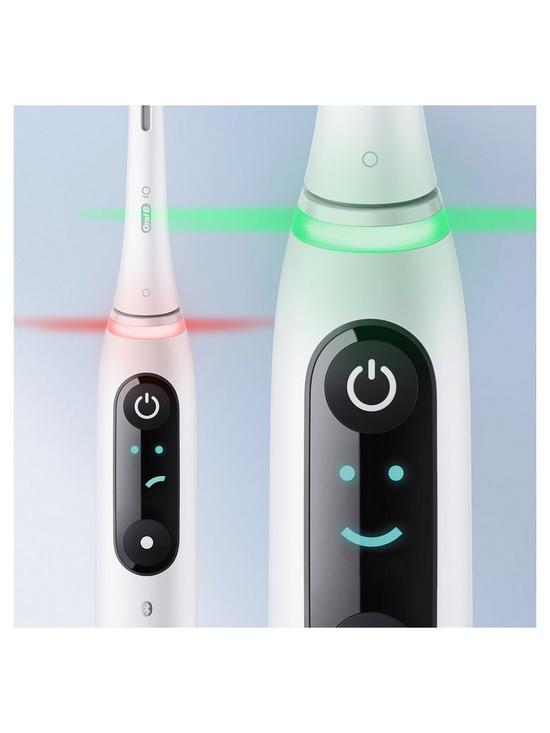 stillFront image of oral-b-io8-white-electric-toothbrush-travel-case