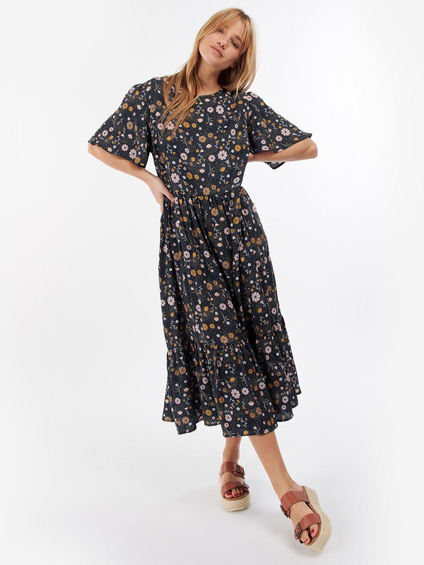 Dresses Coast To Country Betony Floral Tiered Sustainable Midi Dress - Navy