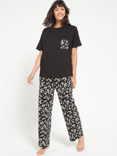 everyday-wide-leg-scoop-neck-pocket-detail-pyjamas-black-floral