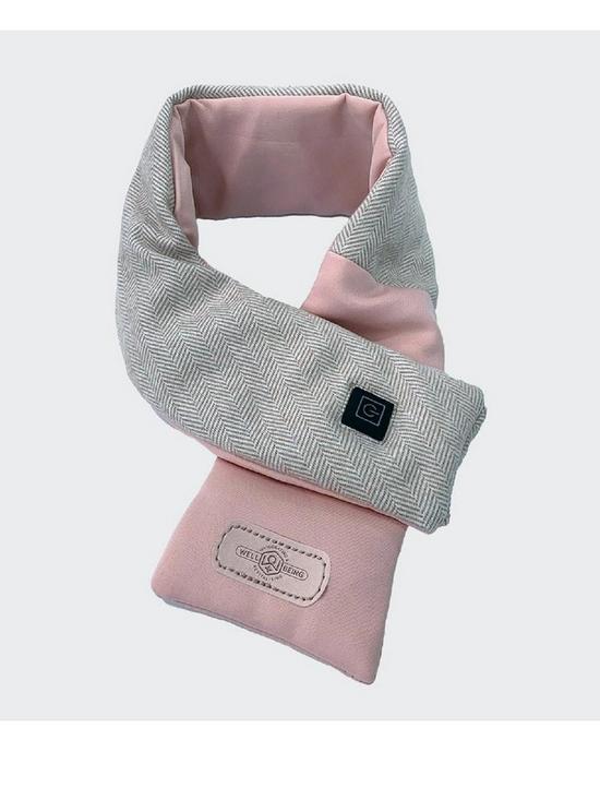 stillFront image of the-source-wellbeing-heated-scarf-usb-powered