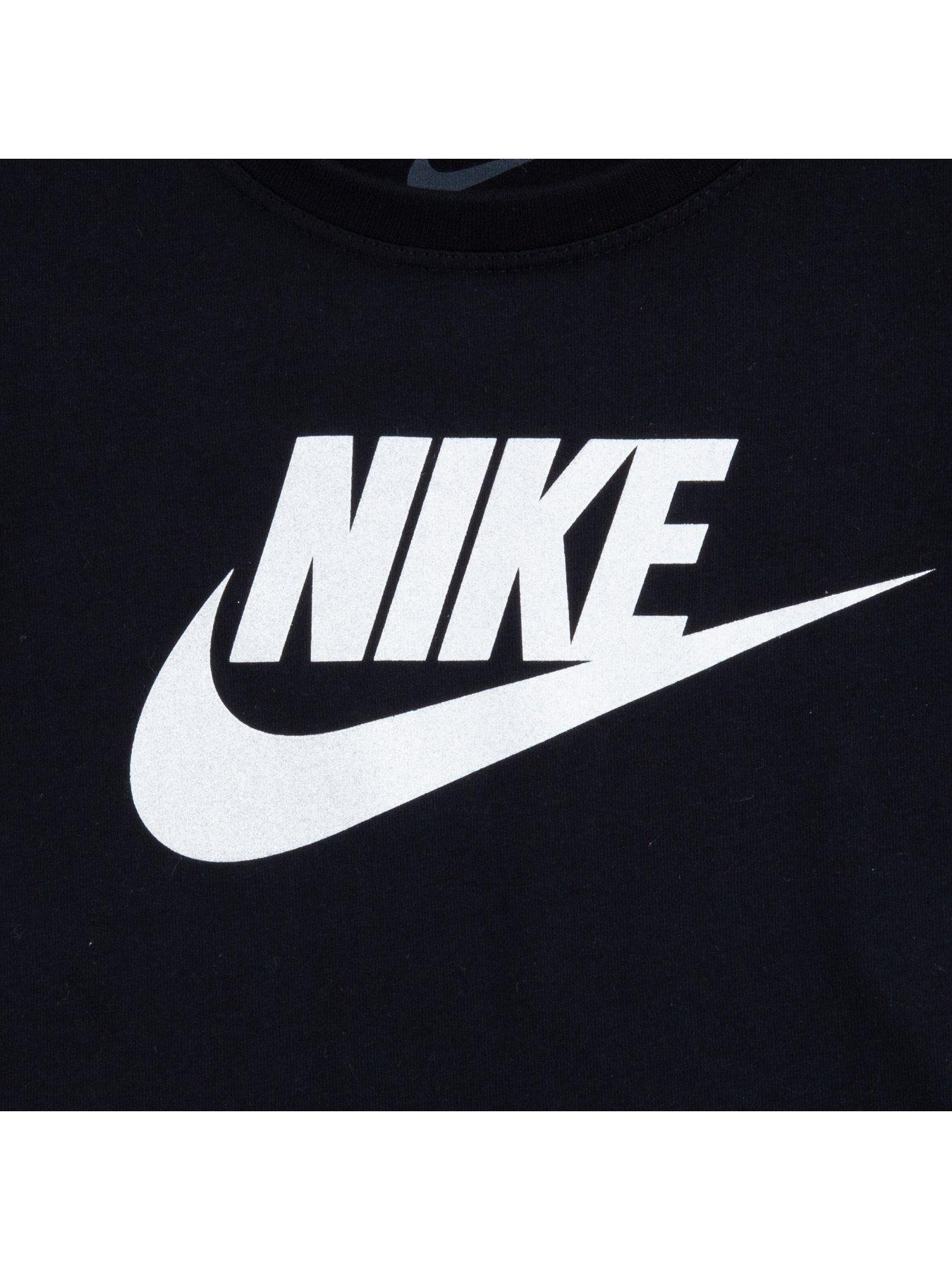 Nike logo roblox t shirt best sale