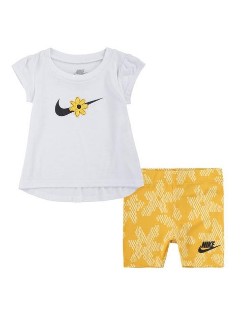 nike-infant-girls-sport-daisy-t-shirtnbspampnbspbike-shorts-set-gold