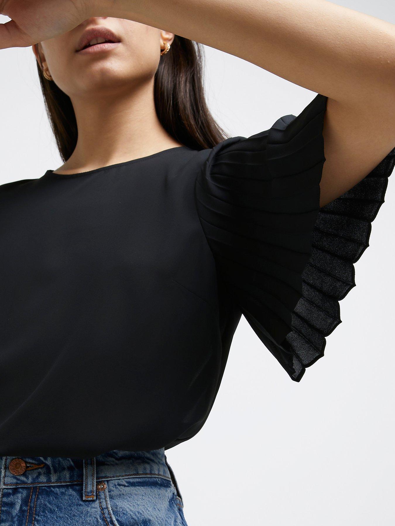 Tops & T-shirts Pleated Sleeve T-shirt-black