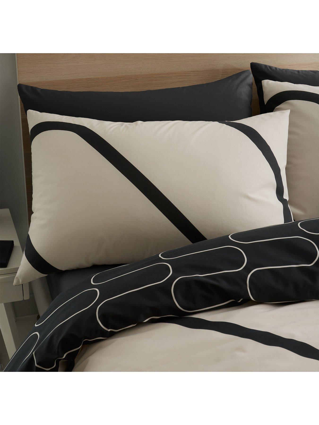 Image 4 of 6 of Catherine Lansfield Linear Curve Duvet Cover Set - Black