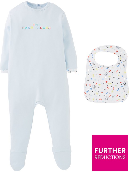 front image of the-marc-jacob-baby-logo-onsie-and-bib-set-blue