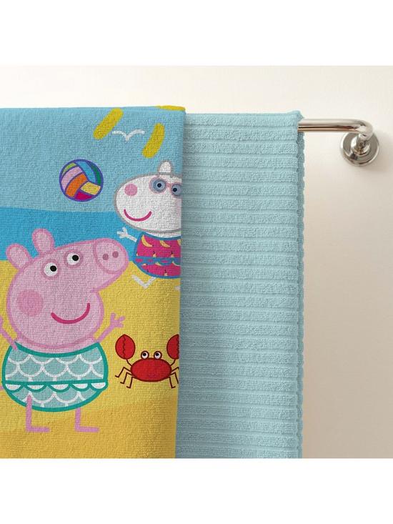 stillFront image of peppa-pig-catch-towel