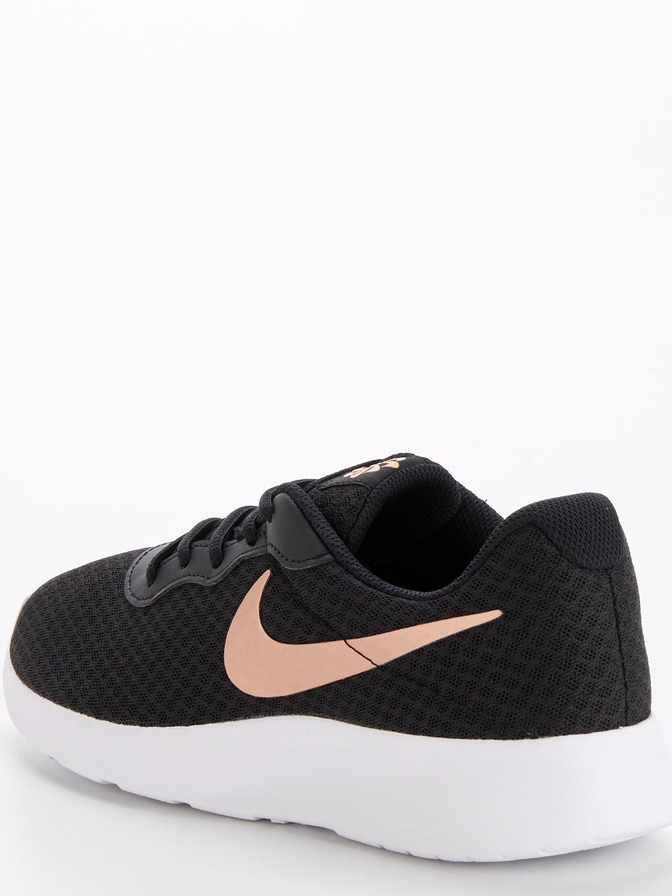 Nike tanjun best sale gold and black