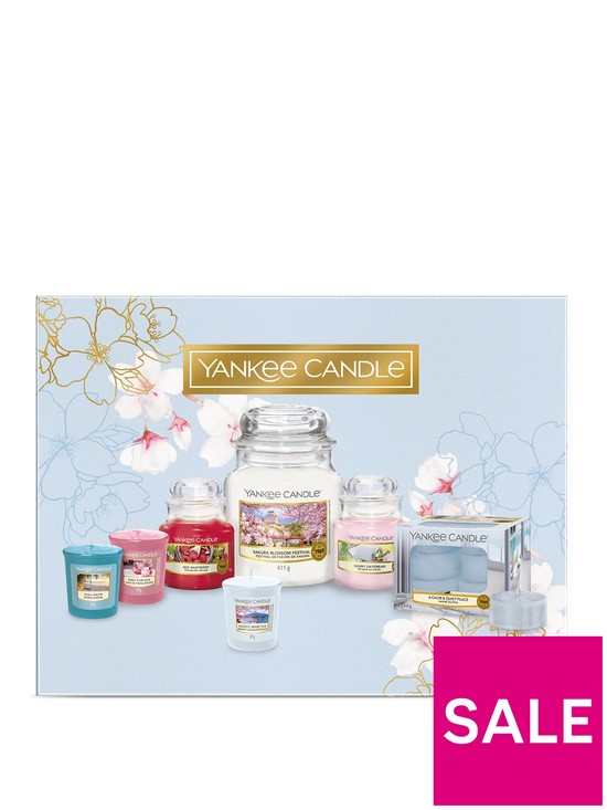 front image of yankee-candle-wow-gift-set