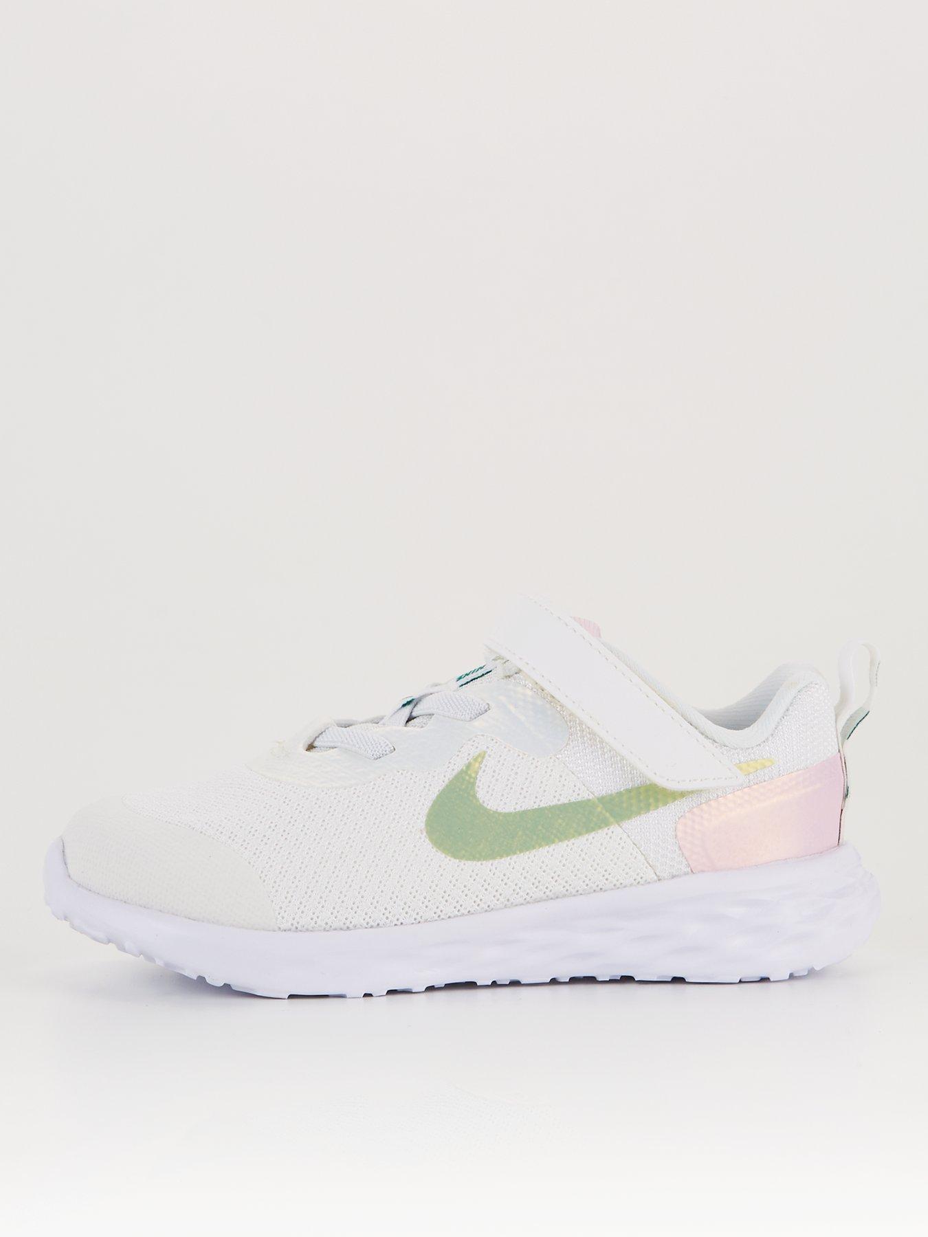 white nike girls trainers