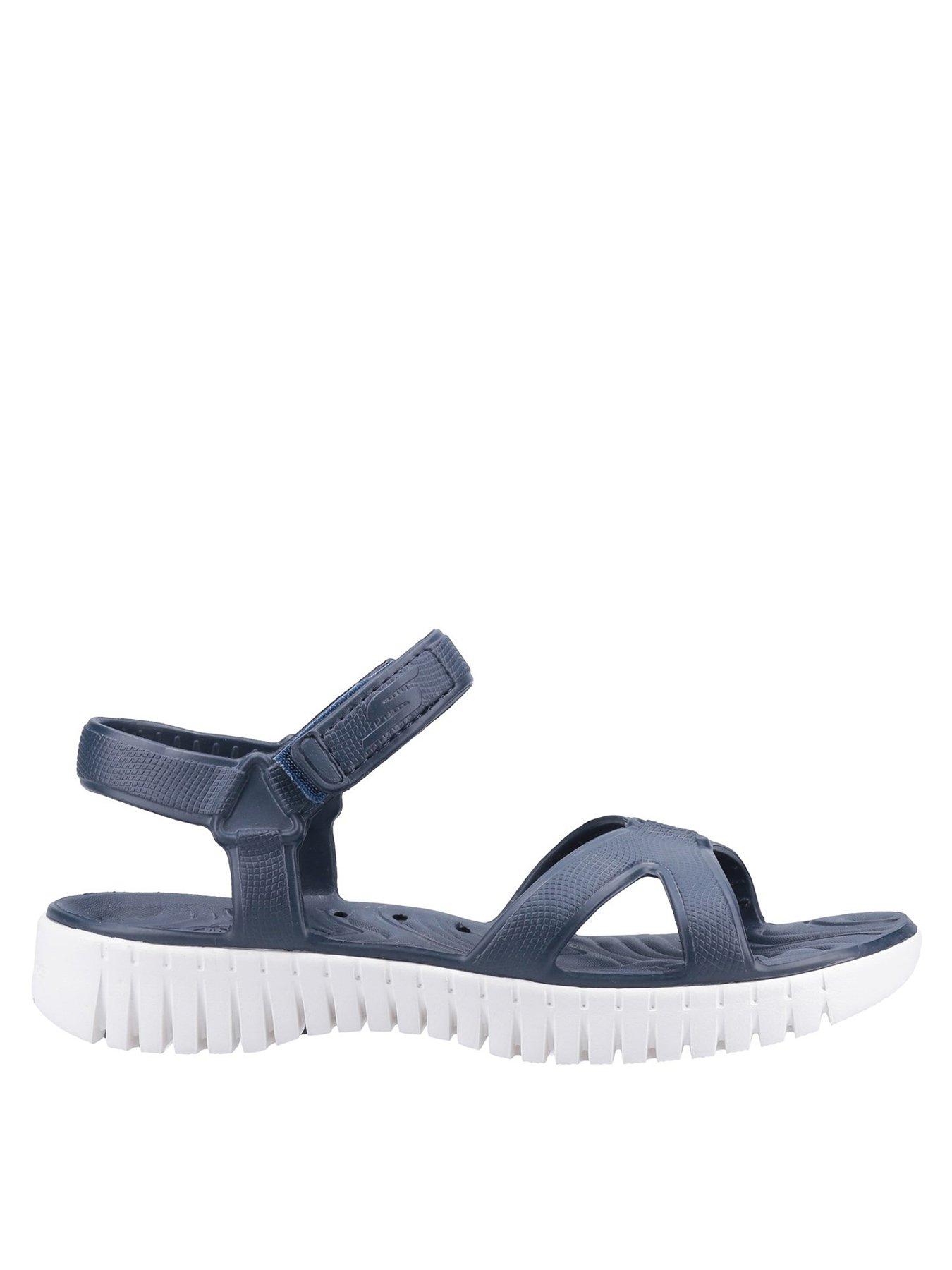 Flat on sale smart sandals