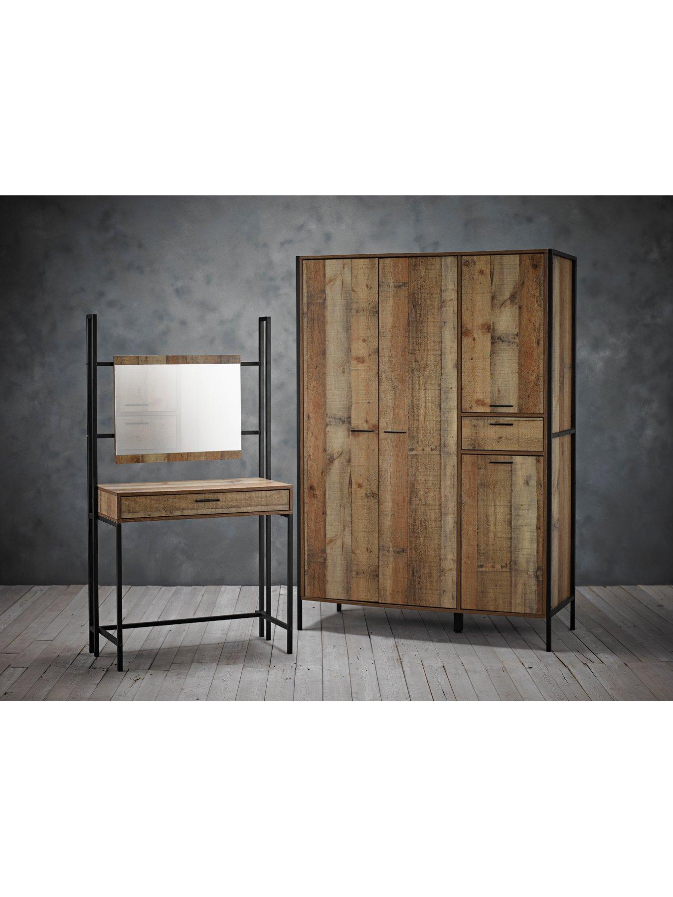 Image 2 of 6 of LPD Furniture Hoxton 4 Door, 1 Drawer Wardrobe