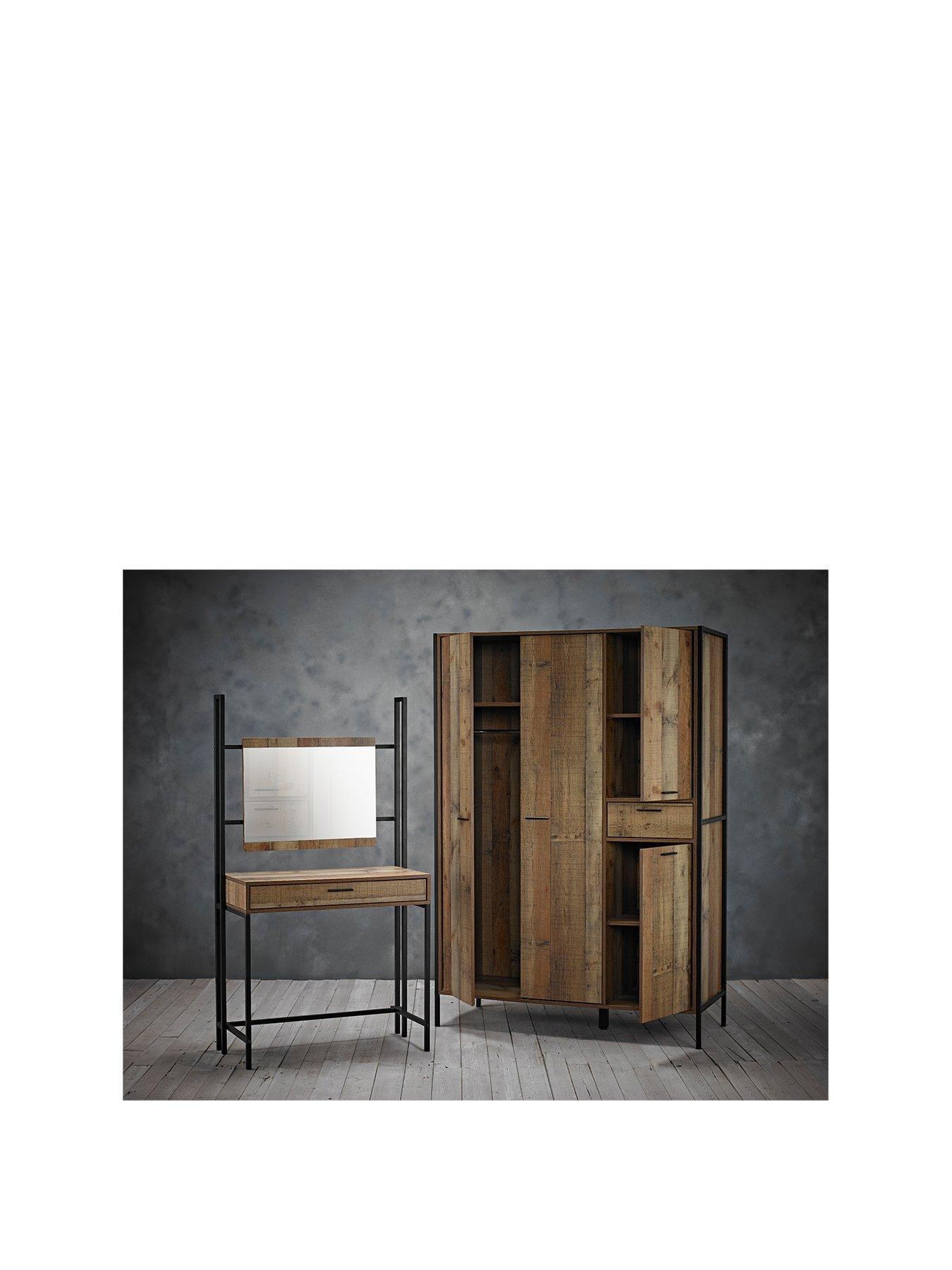 Image 3 of 6 of LPD Furniture Hoxton 4 Door, 1 Drawer Wardrobe